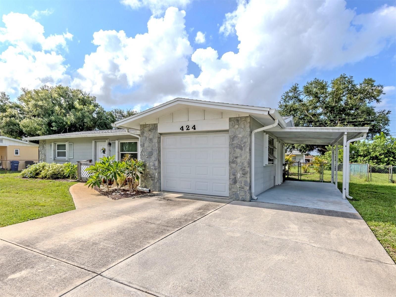 424 CENTER RD — photo 3