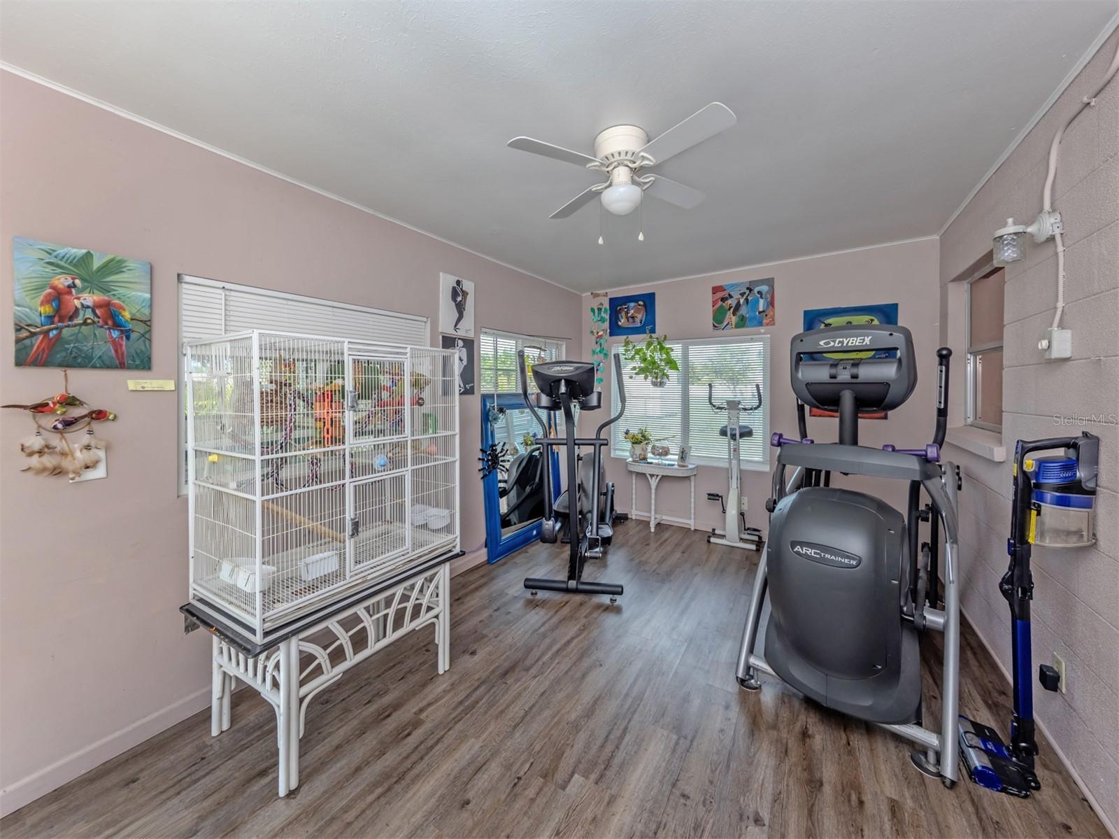 424 CENTER RD — photo 9