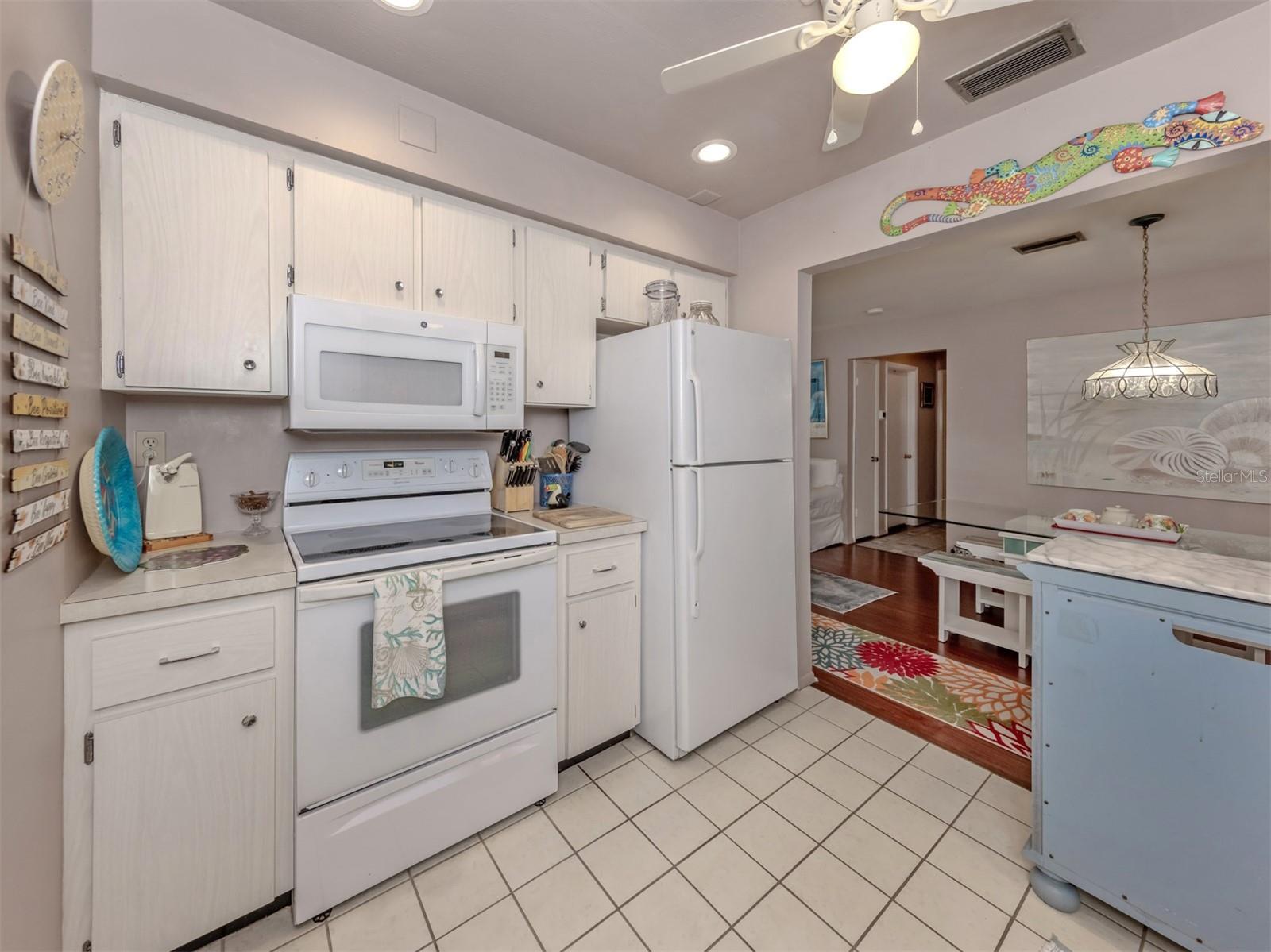 424 CENTER RD — photo 22