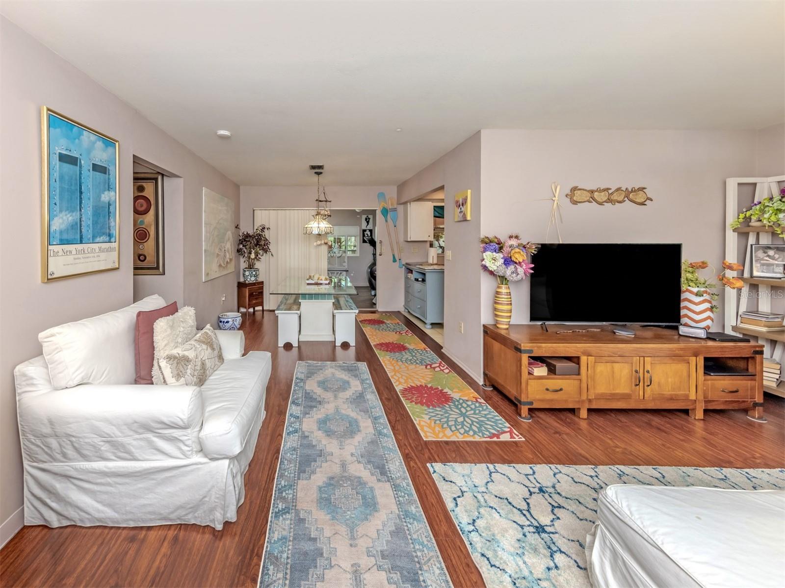 424 CENTER RD — photo 14