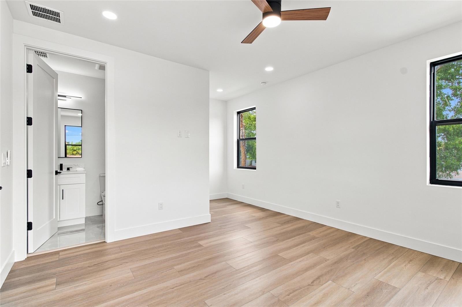 4122 W NASSAU ST — photo 37