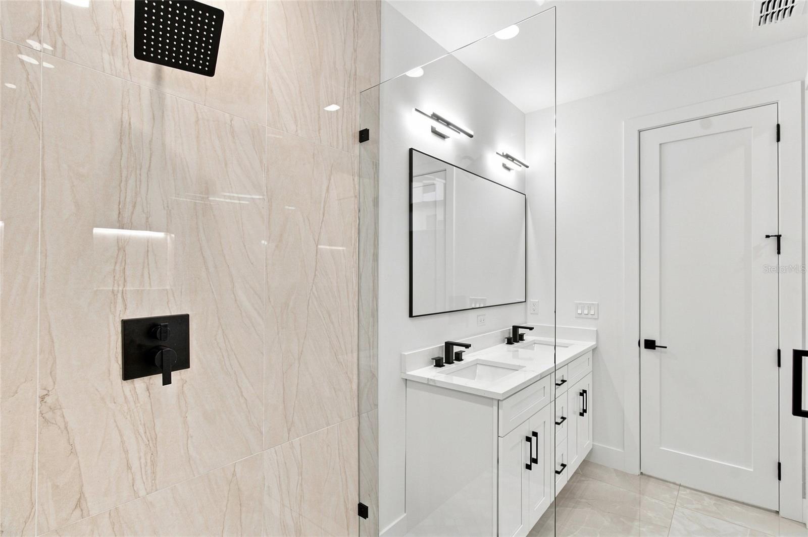 4122 W NASSAU ST — photo 23