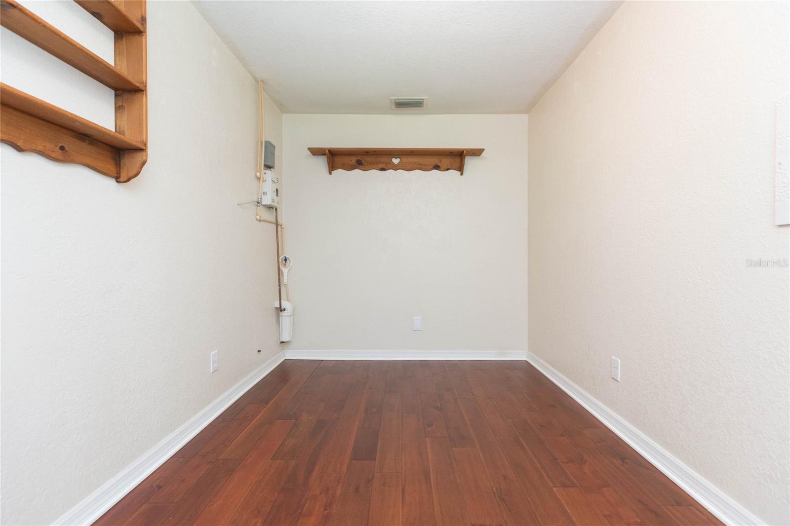 8719 HANDCART RD — photo 14