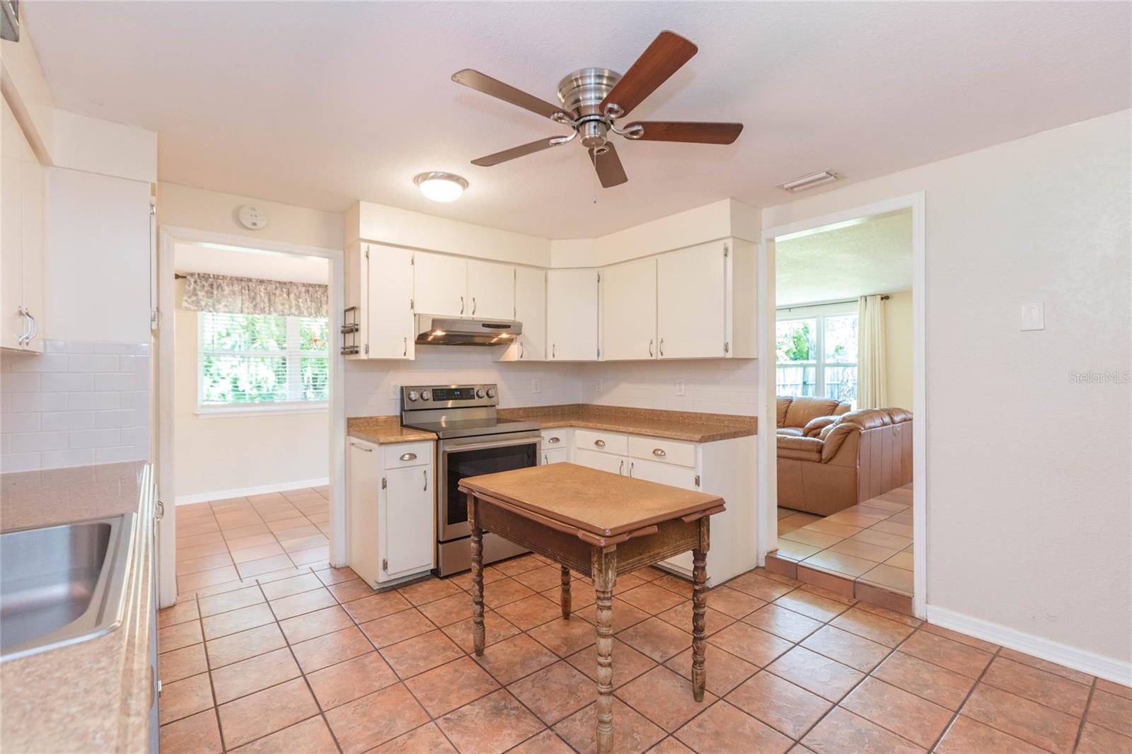 8719 HANDCART RD — photo 13