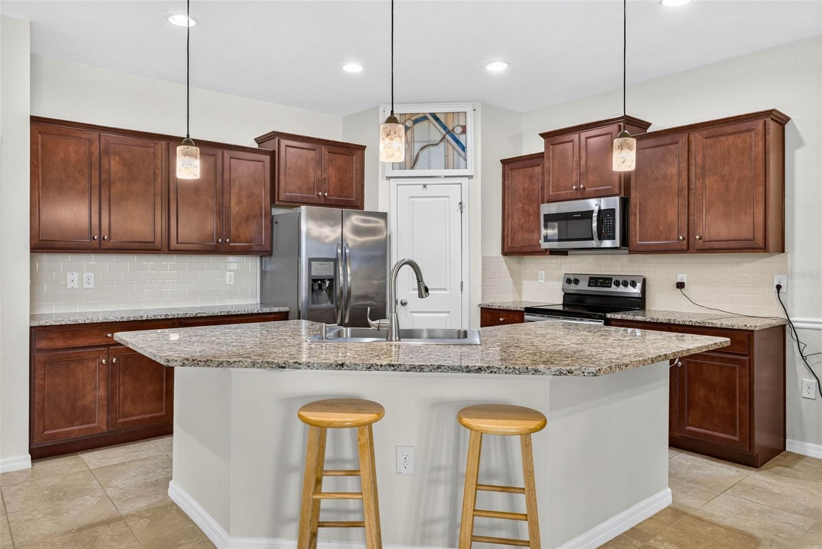 7460 STONEBROOK CIR — photo 12