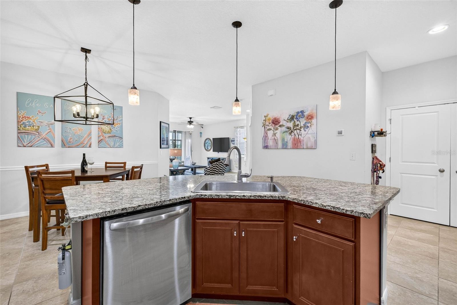 7460 STONEBROOK CIR — photo 15
