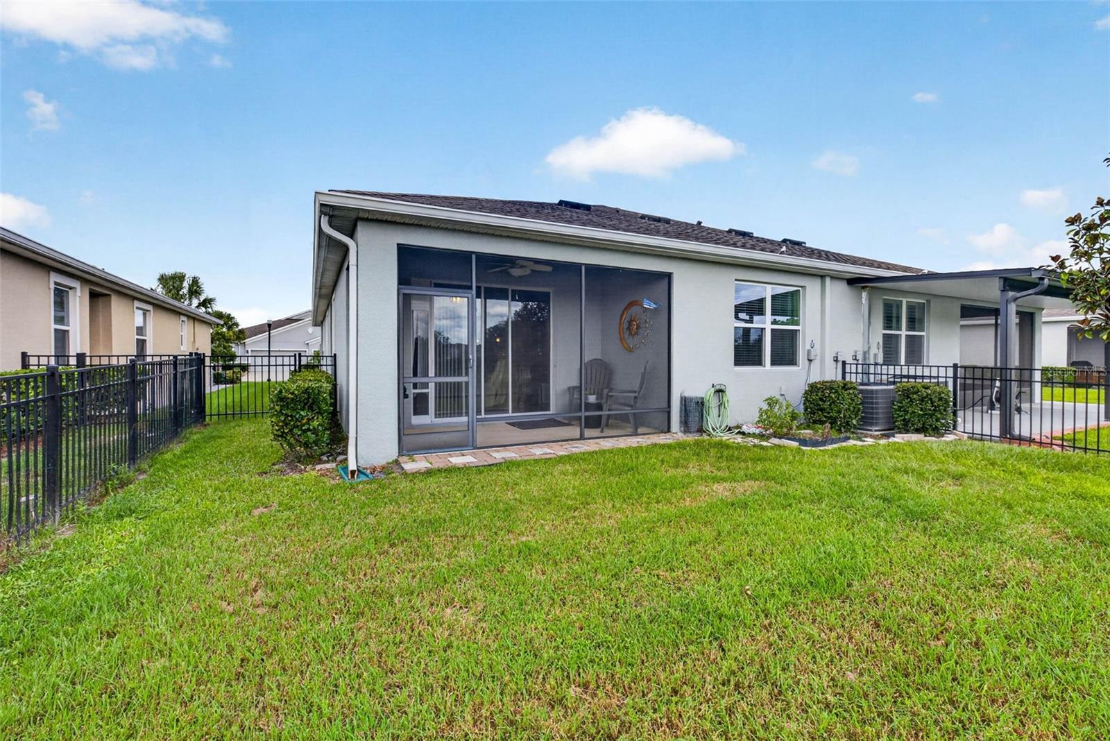 7460 STONEBROOK CIR — photo 30