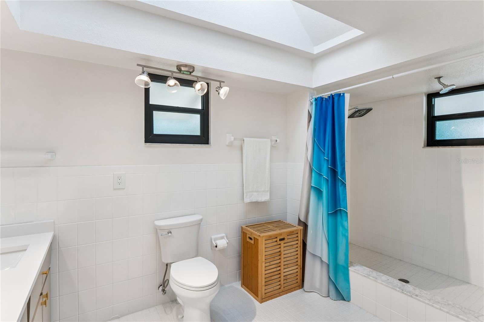 5531 MANATEE POINT DR — photo 32
