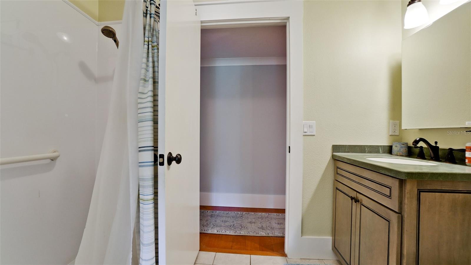 401 PALM TREE DR #N/A — photo 28