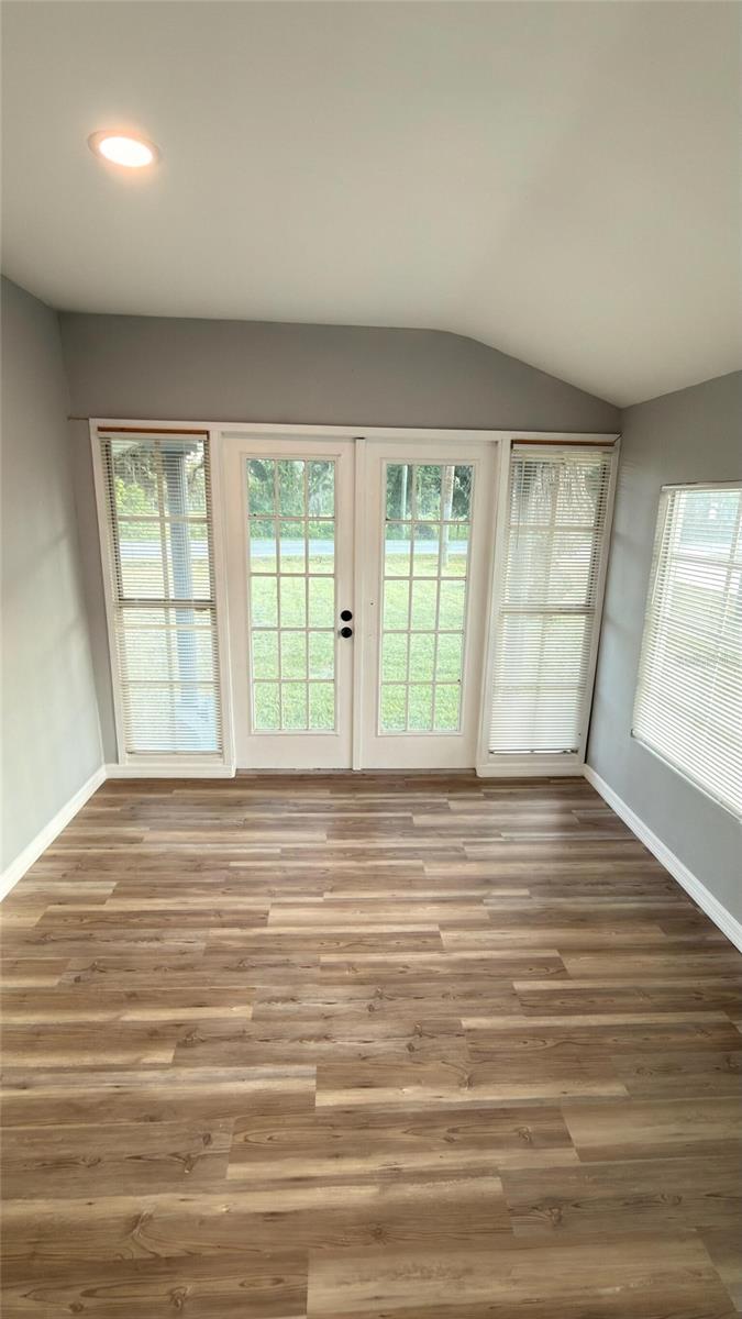 14740 JOHNS RD — photo 32
