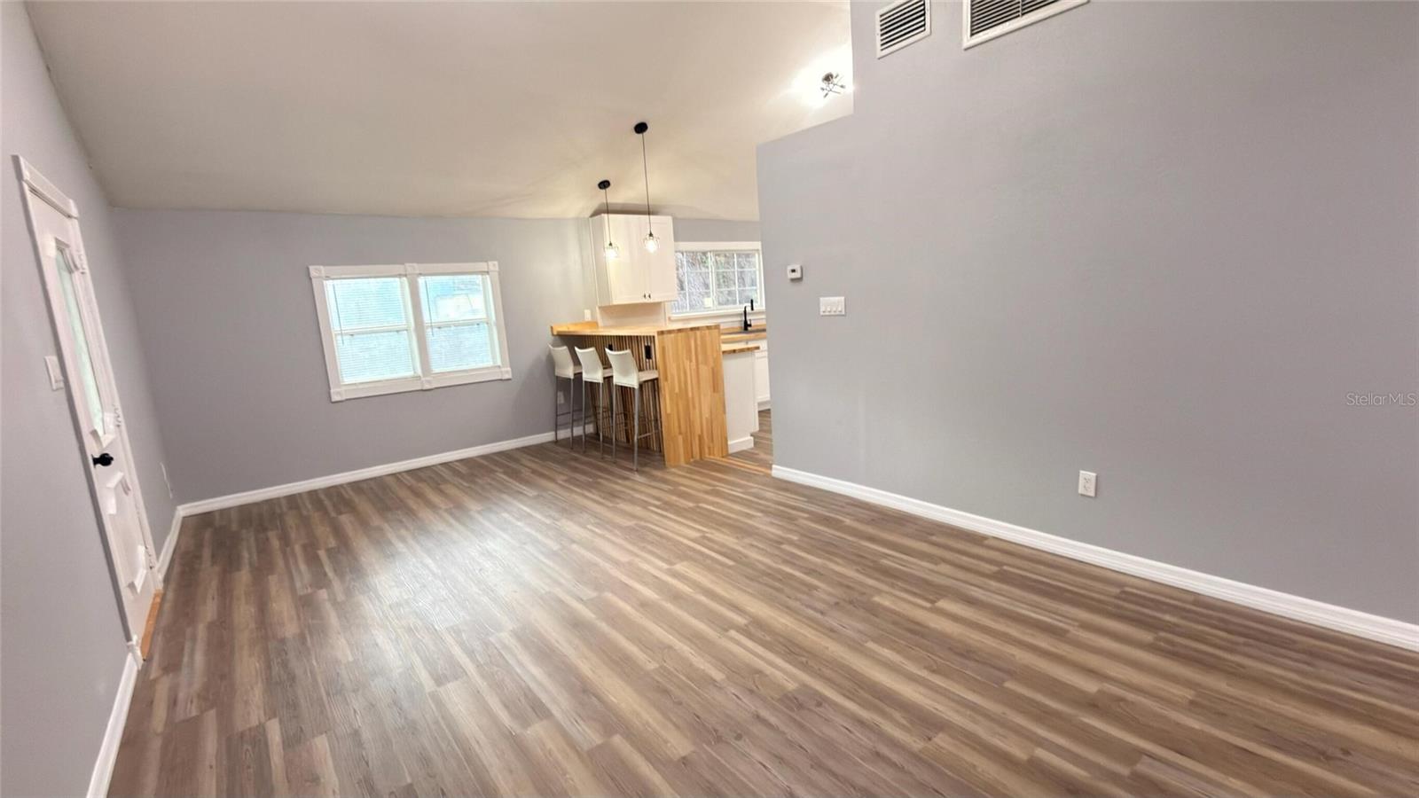 14740 JOHNS RD — photo 31