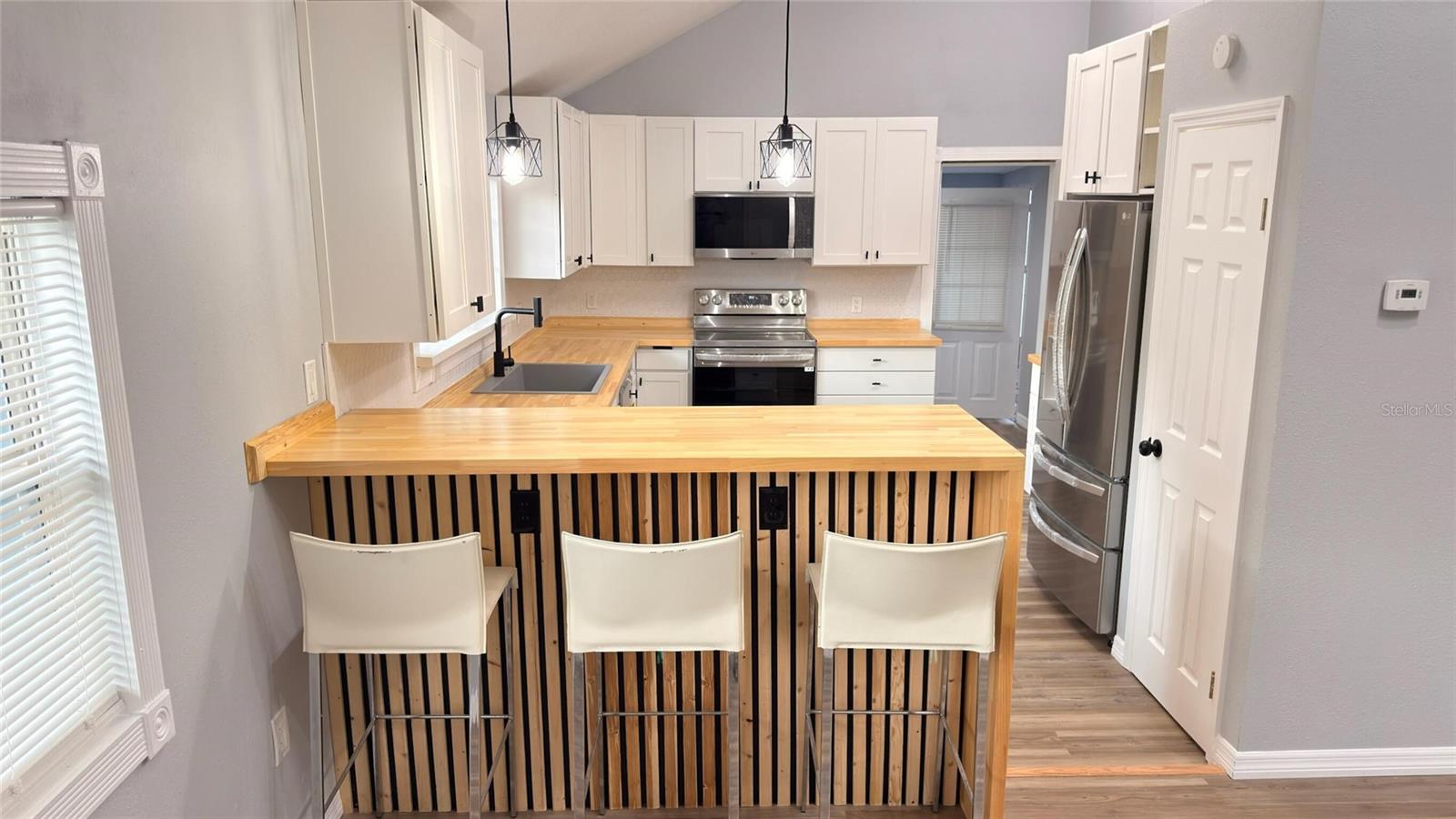 14740 JOHNS RD — photo 17
