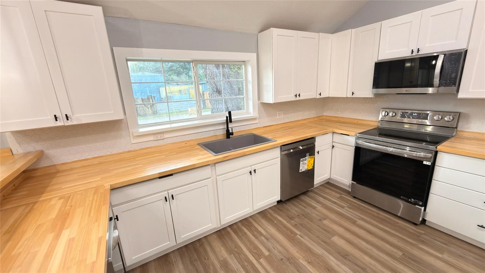 14740 JOHNS RD — photo 15