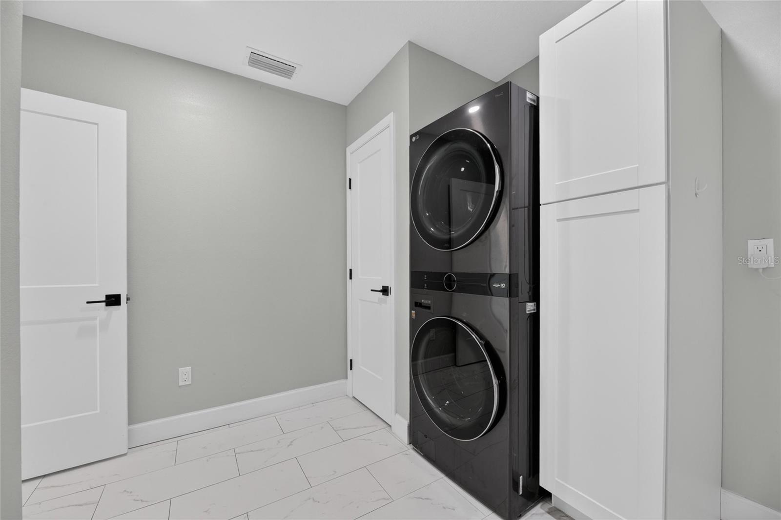 6712 MYRNA DR — photo 41