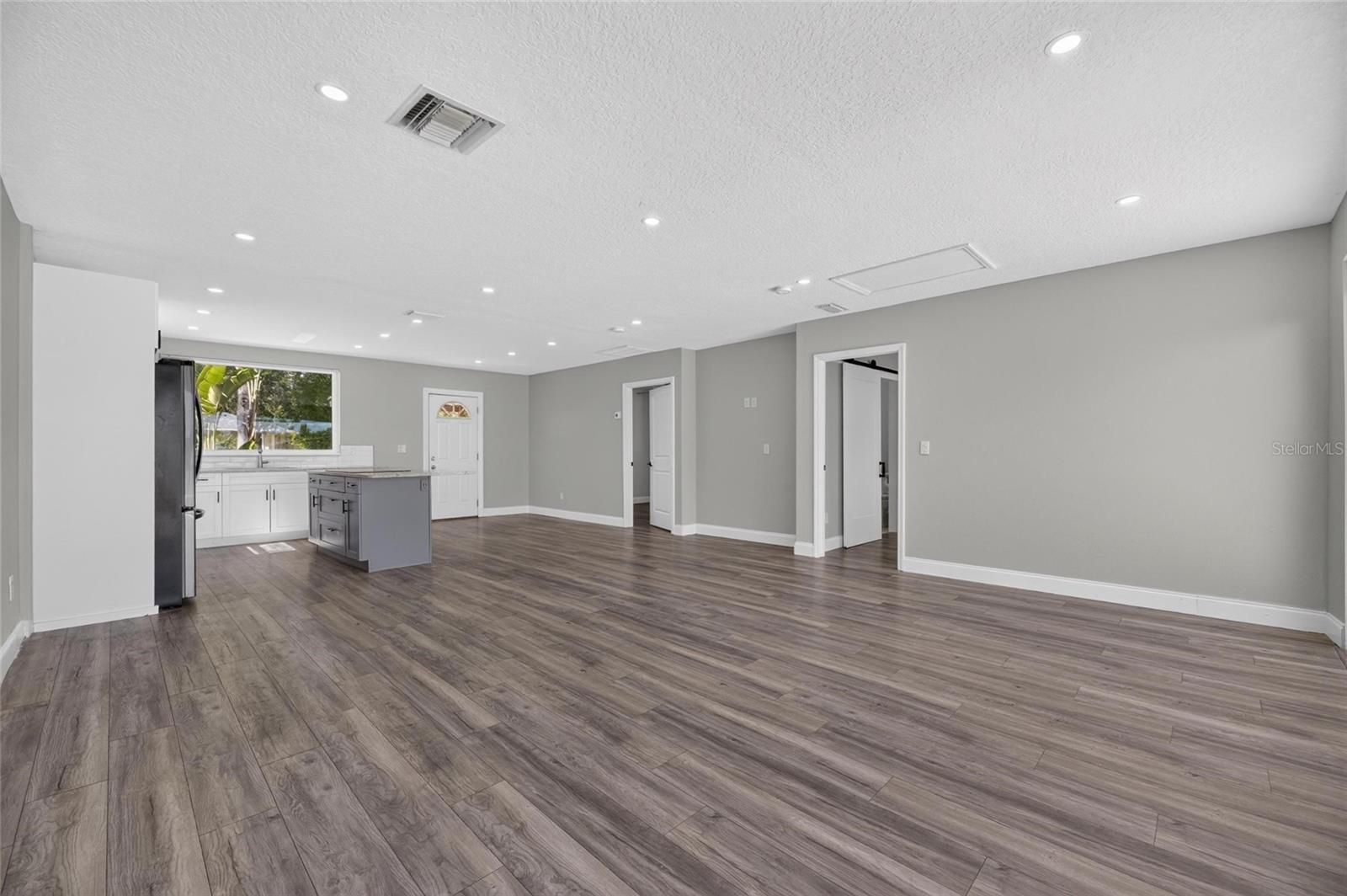 6712 MYRNA DR — photo 27