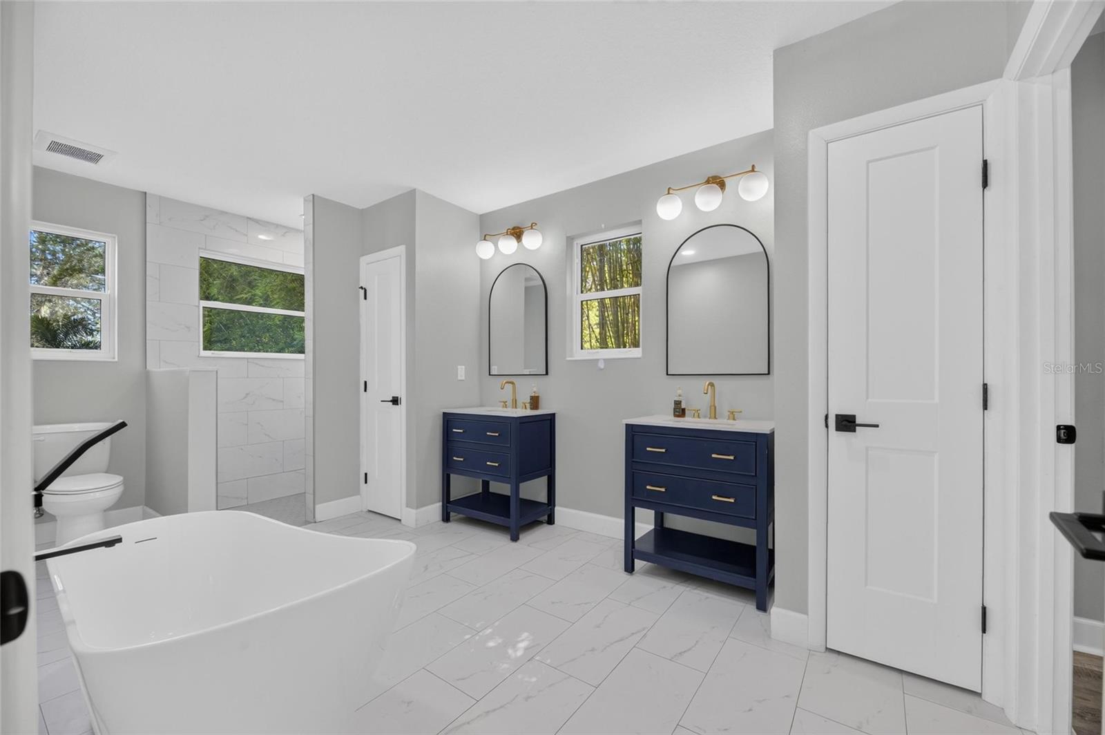 6712 MYRNA DR — photo 36