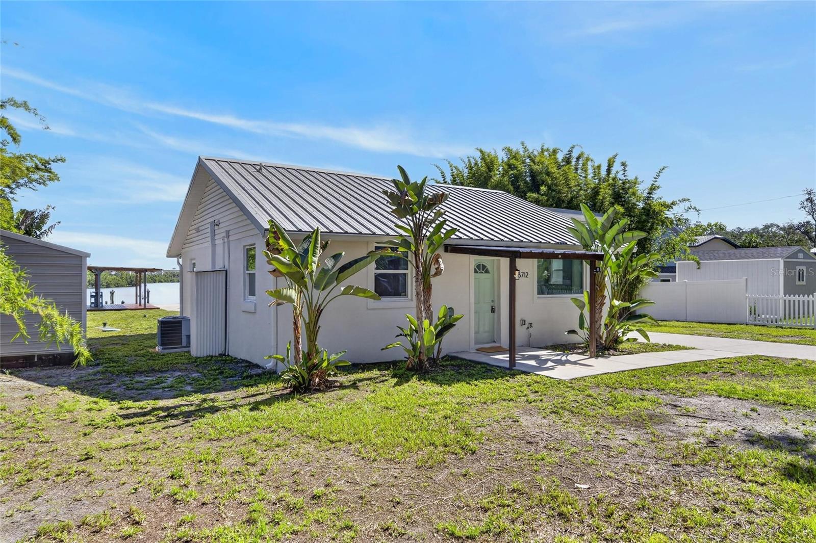 6712 MYRNA DR — photo 9