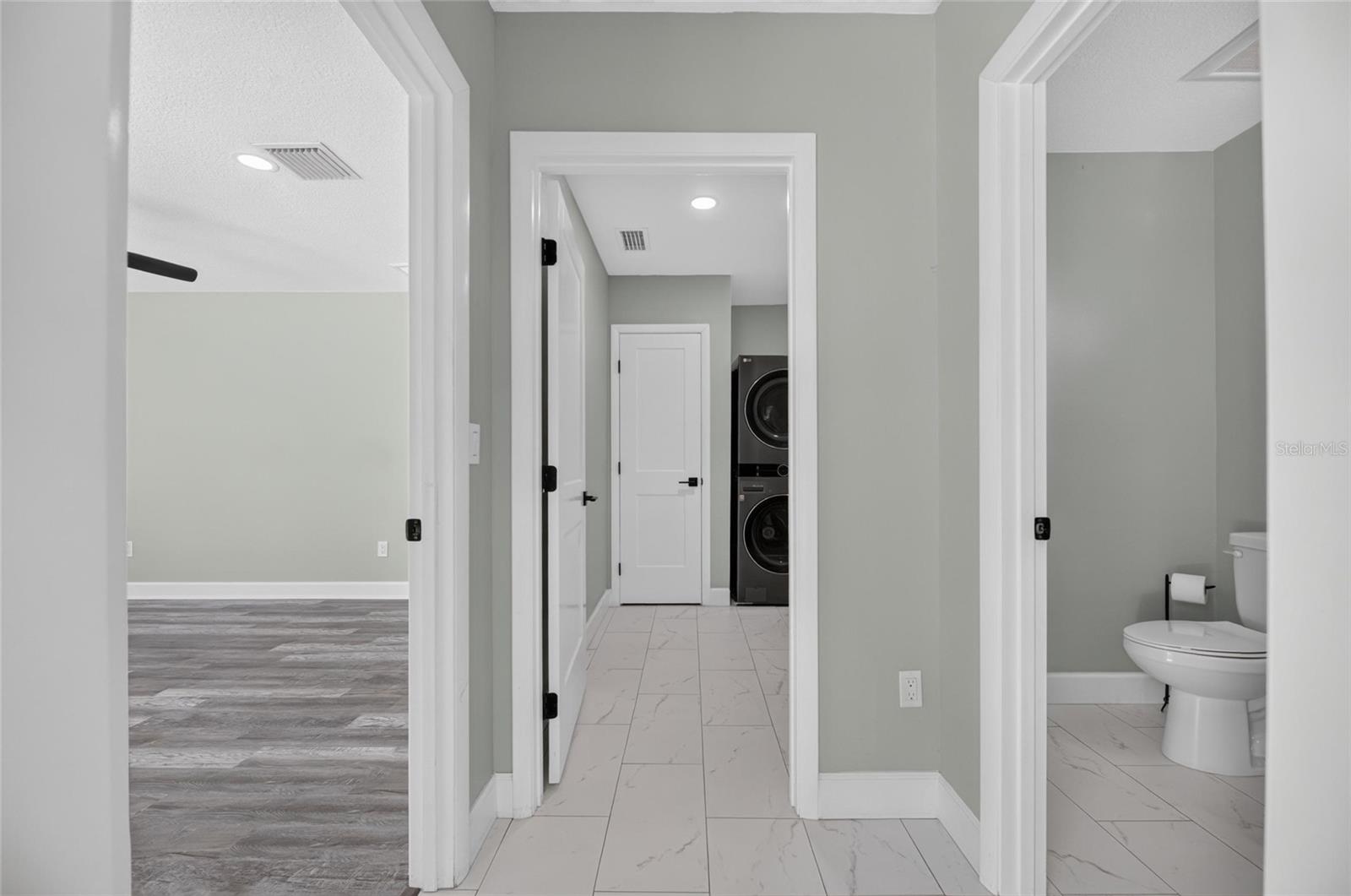 6712 MYRNA DR — photo 39