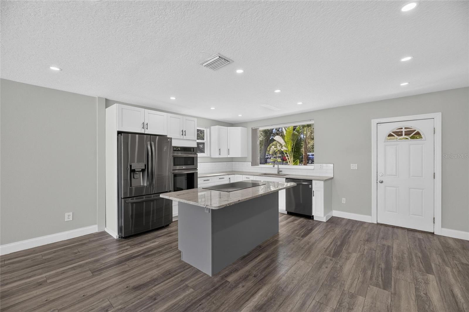 6712 MYRNA DR — photo 17