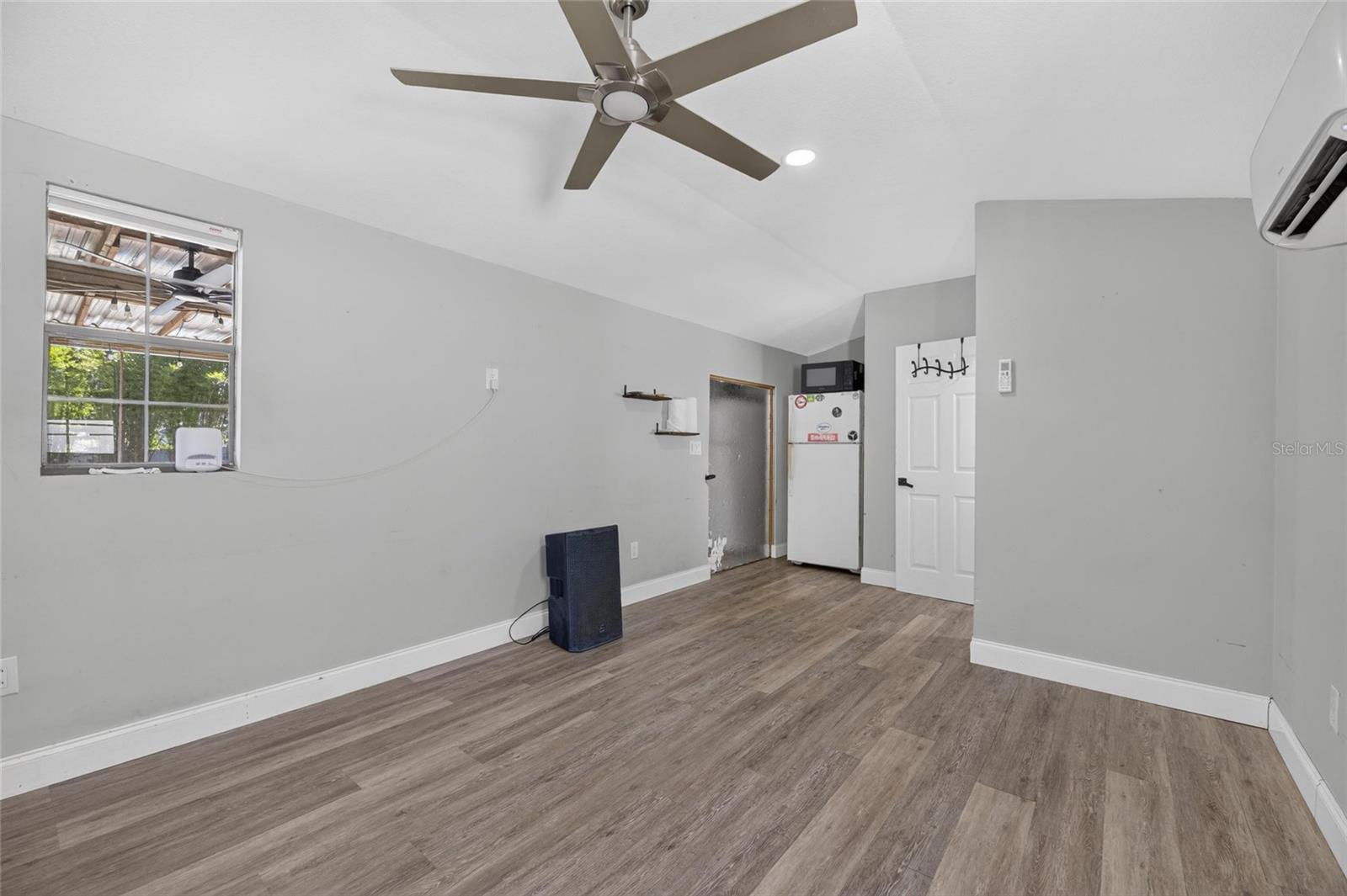 6712 MYRNA DR — photo 59