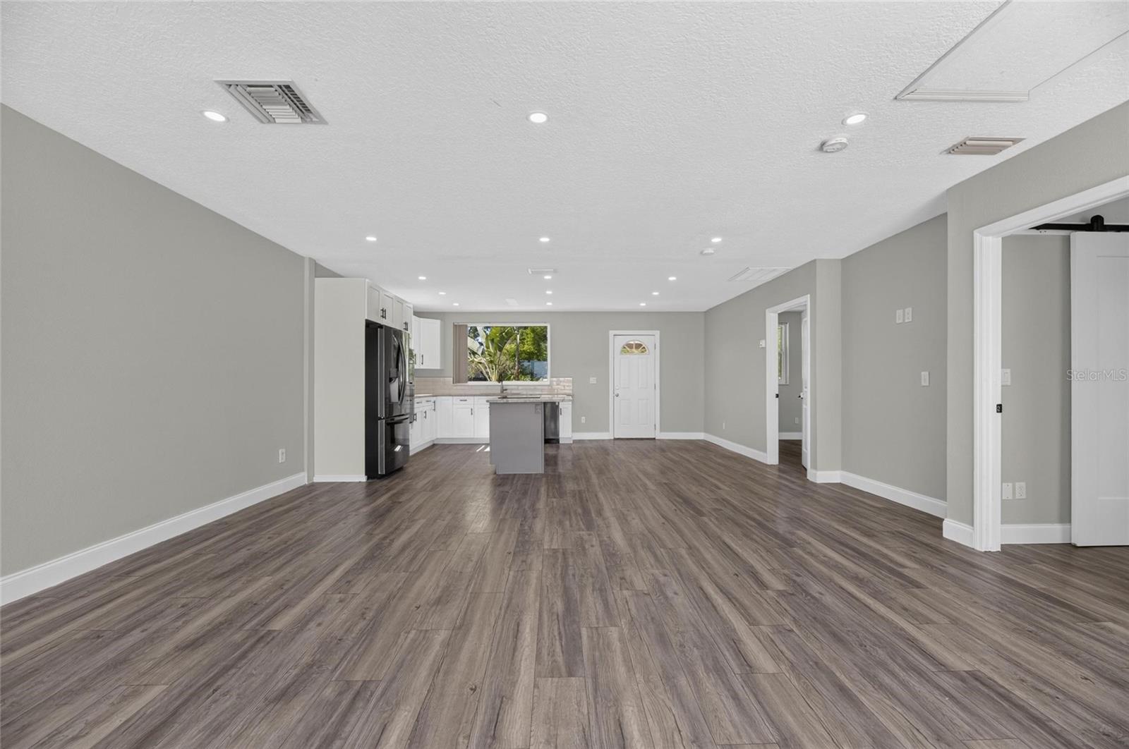 6712 MYRNA DR — photo 26