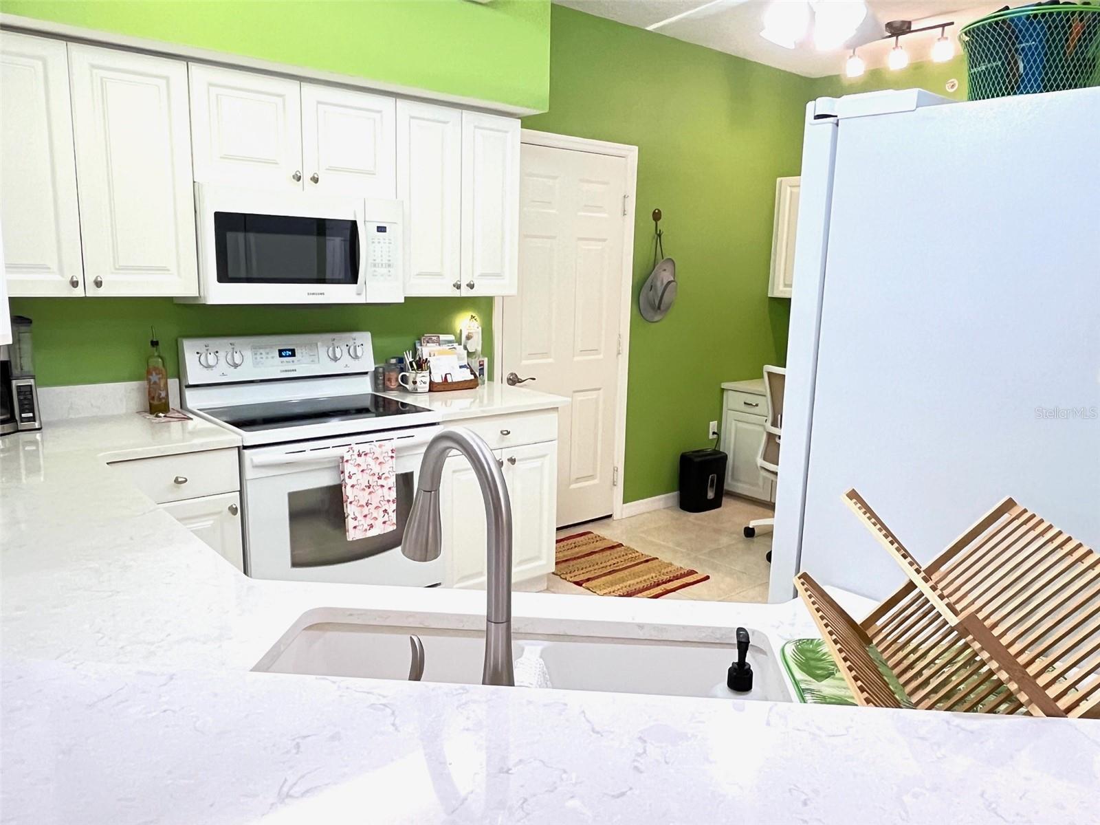 6854 FAIRVIEW TER #6854 — photo 15