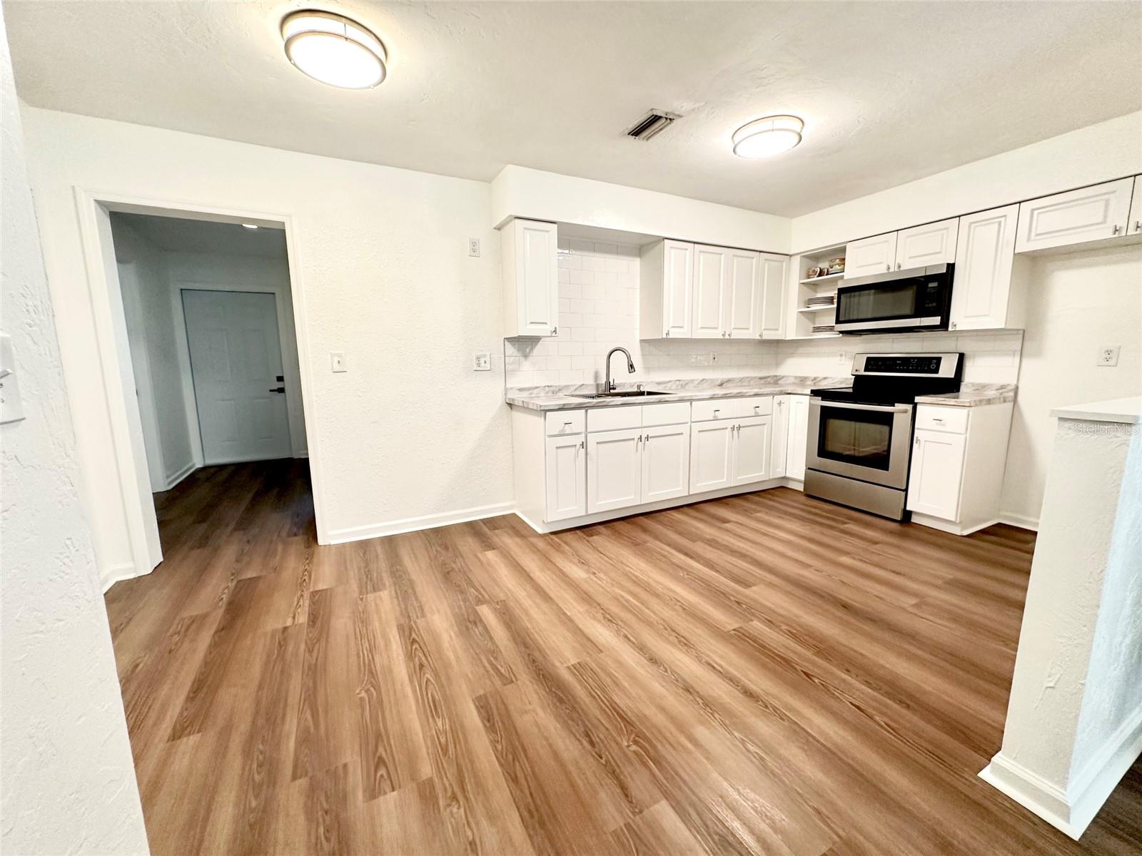121 GRANADA BLVD — photo 3