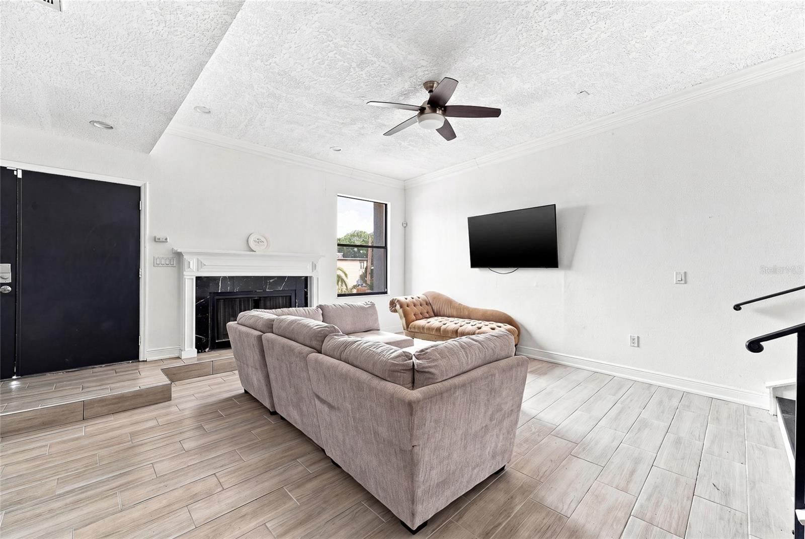 170 E DAVIS BLVD — photo 11