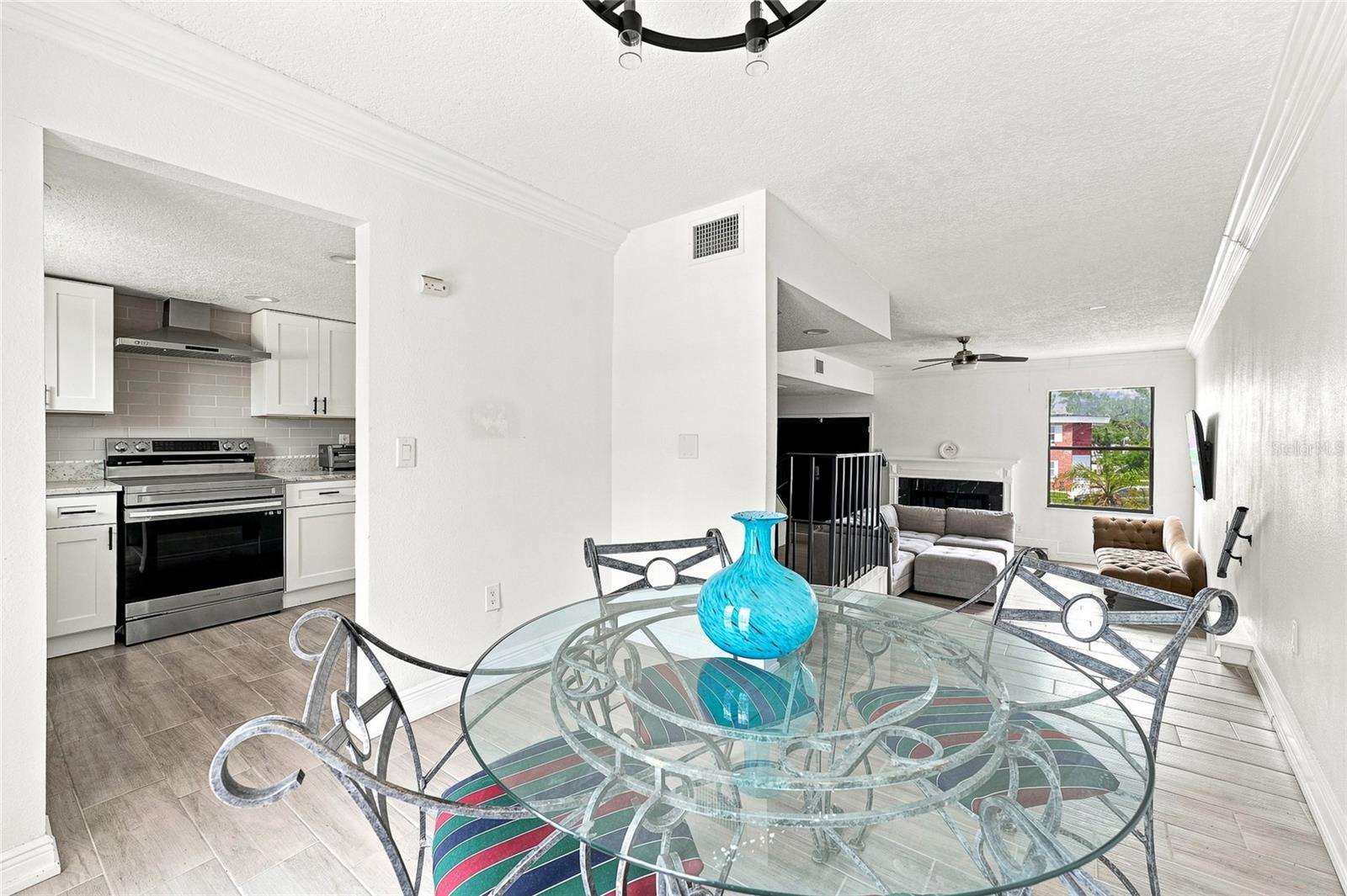 170 E DAVIS BLVD — photo 18