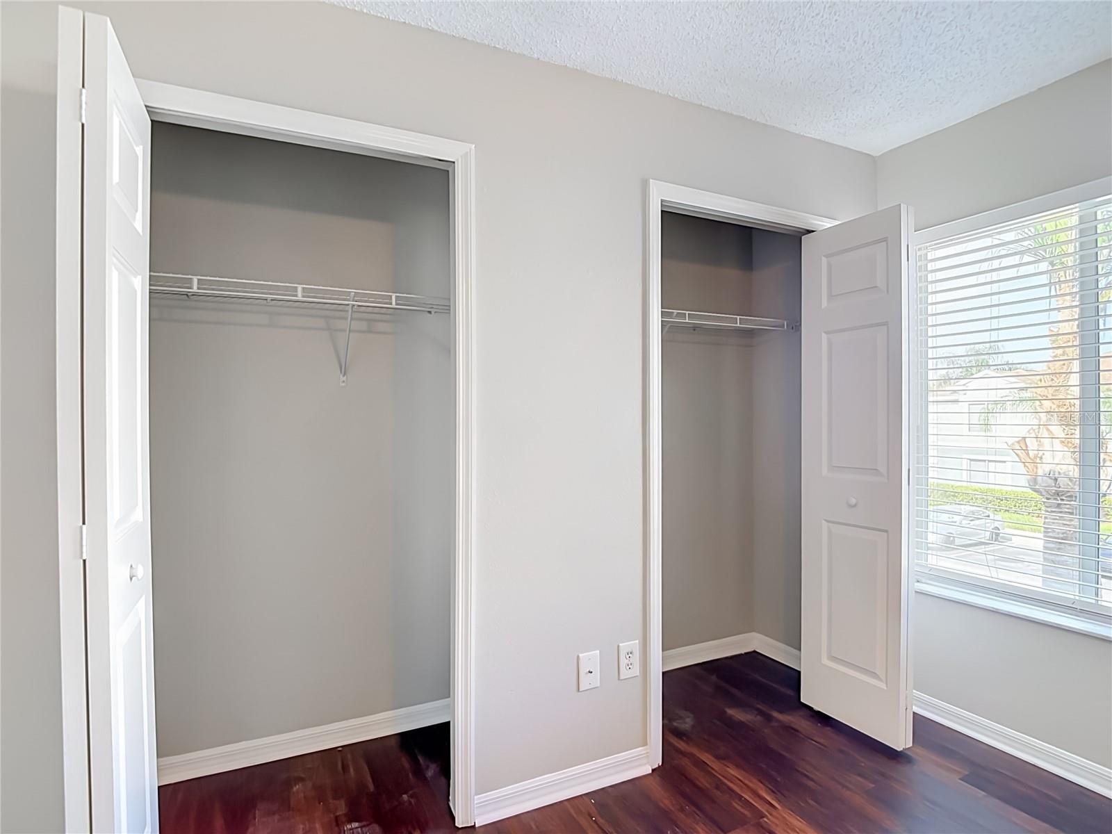 2245 FLUORSHIRE DR — photo 18