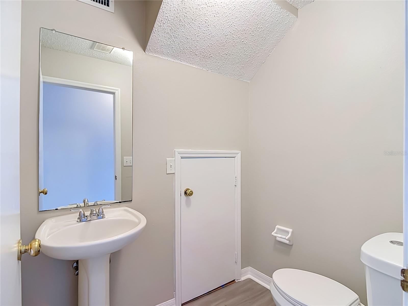 2245 FLUORSHIRE DR — photo 12