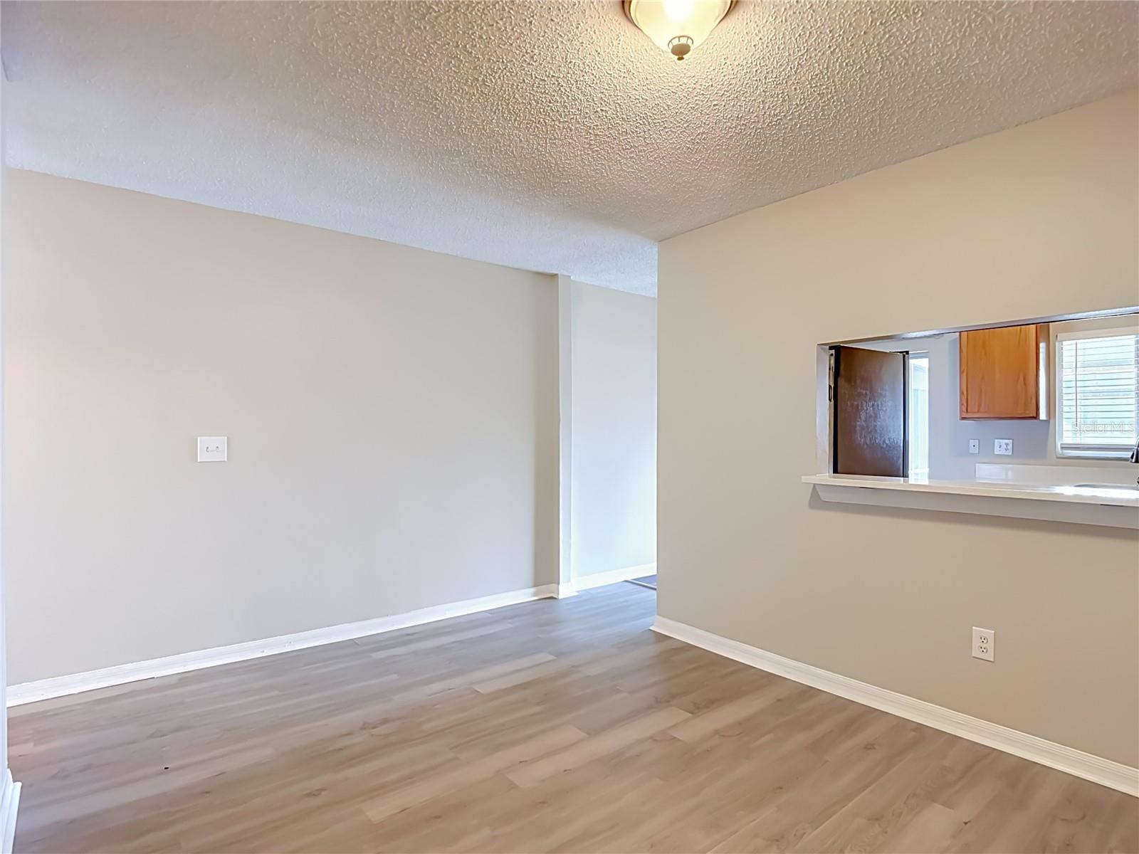 2245 FLUORSHIRE DR — photo 9