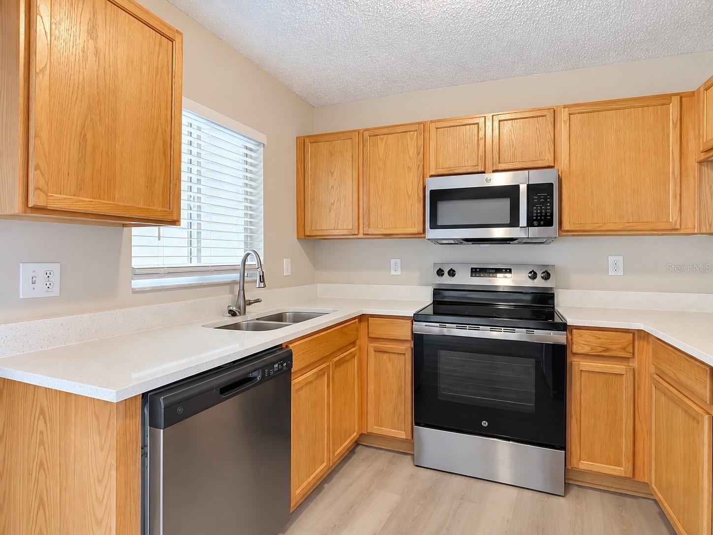 2245 FLUORSHIRE DR — photo 11