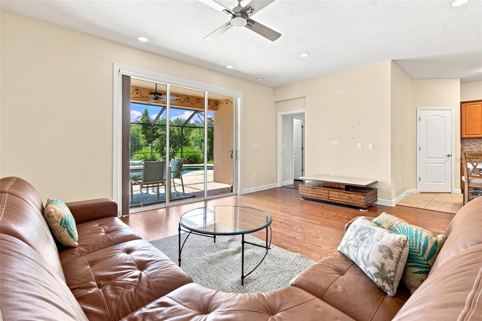 20233 MERRY OAK AVE — photo 10
