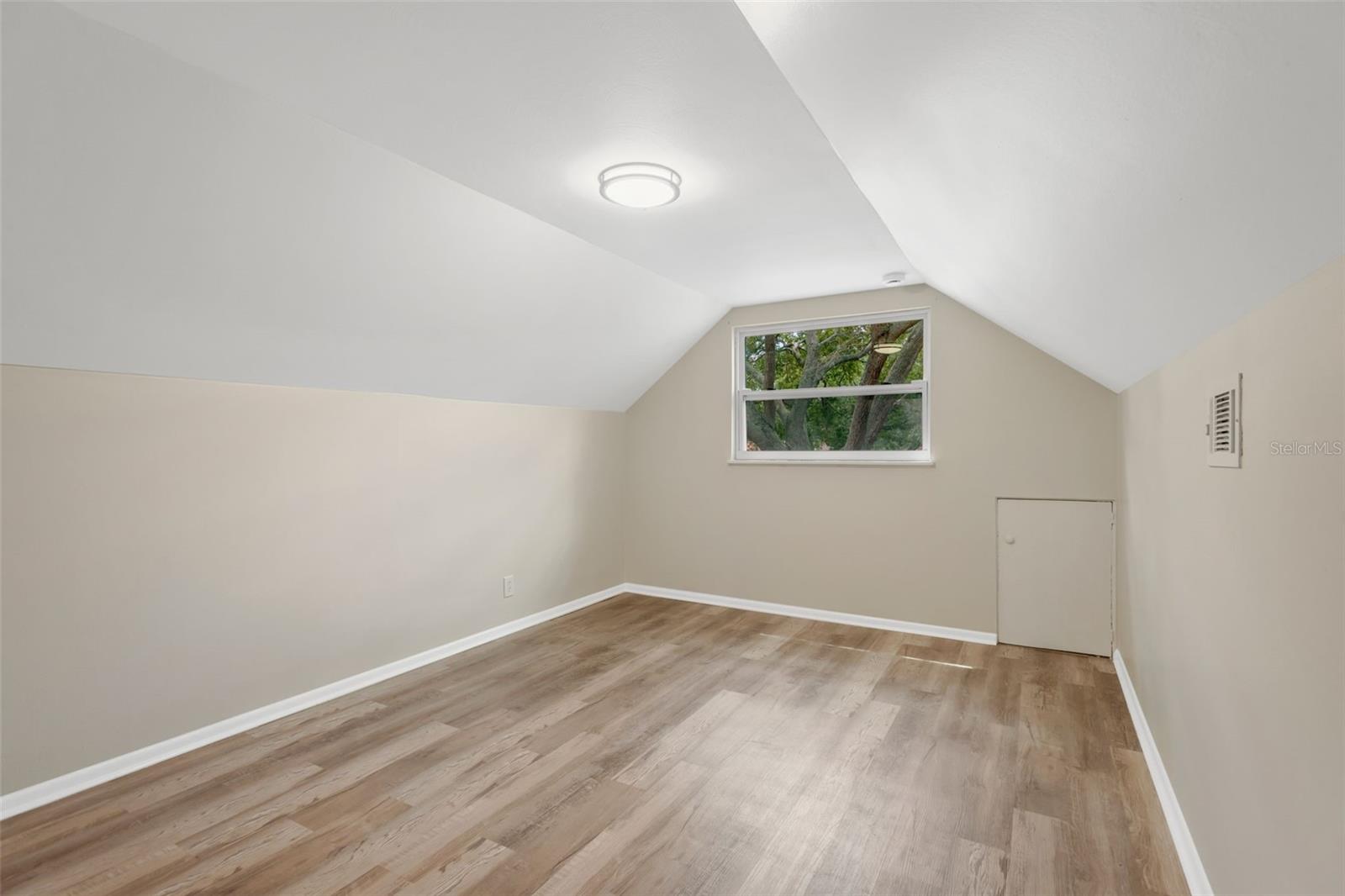 15065 NEWPORT RD — photo 27