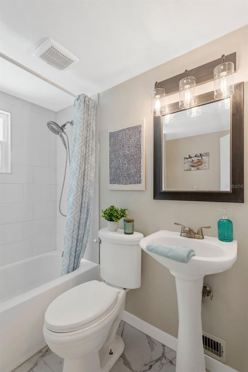 15065 NEWPORT RD — photo 30