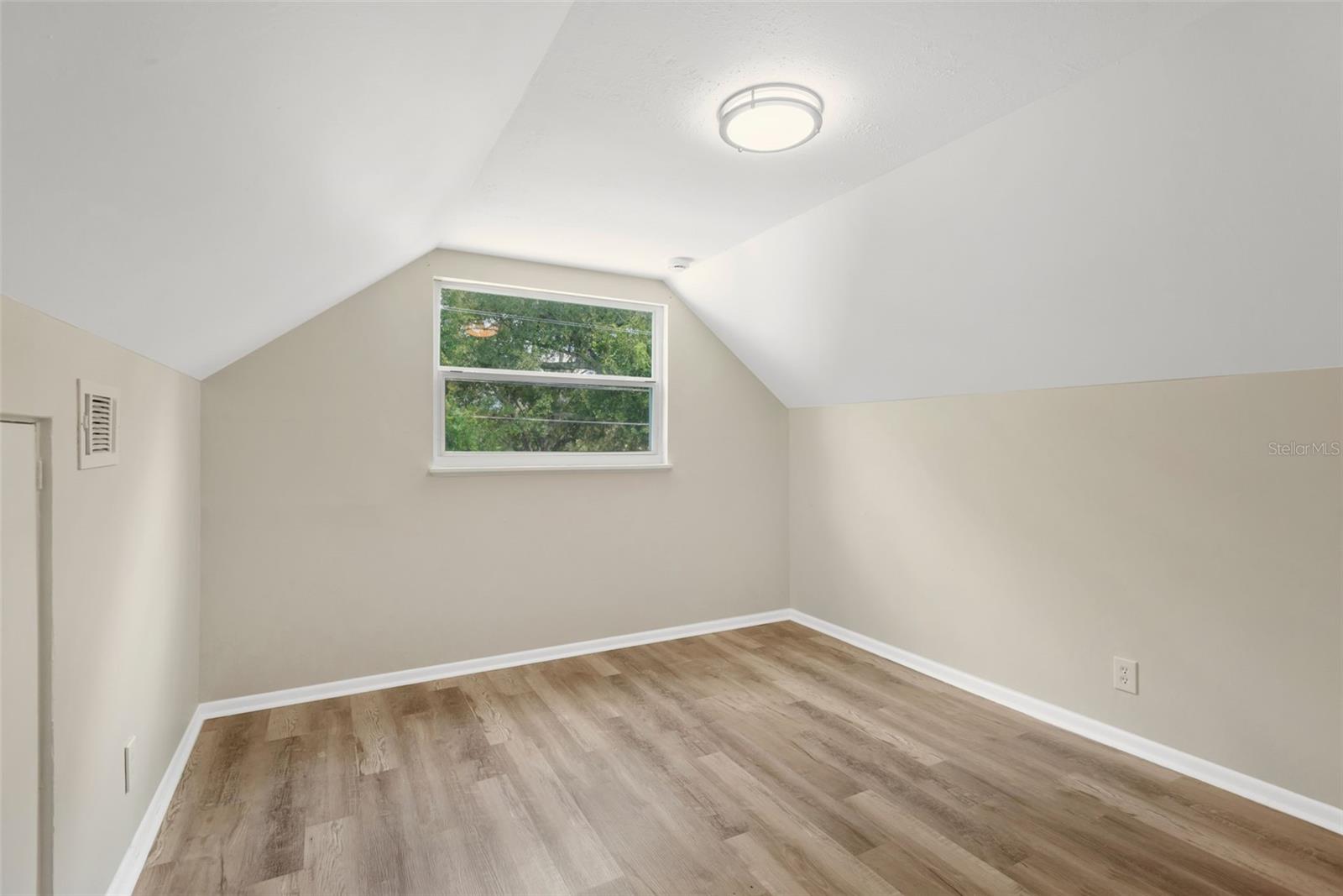 15065 NEWPORT RD — photo 29