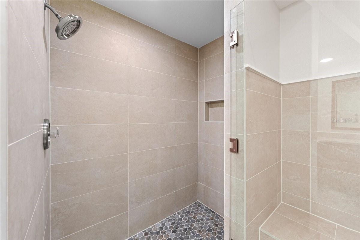 1701 ALLENS CREEK DR — photo 33