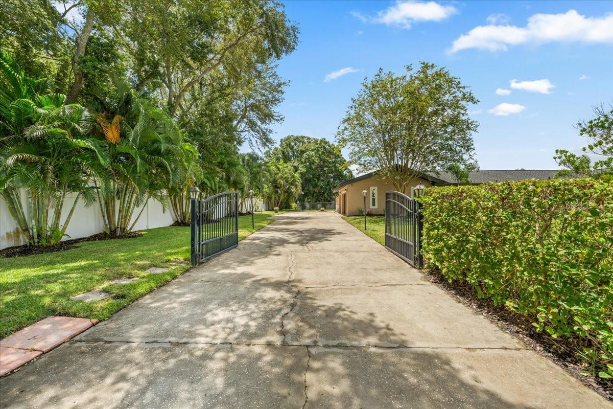 1701 ALLENS CREEK DR — photo 52