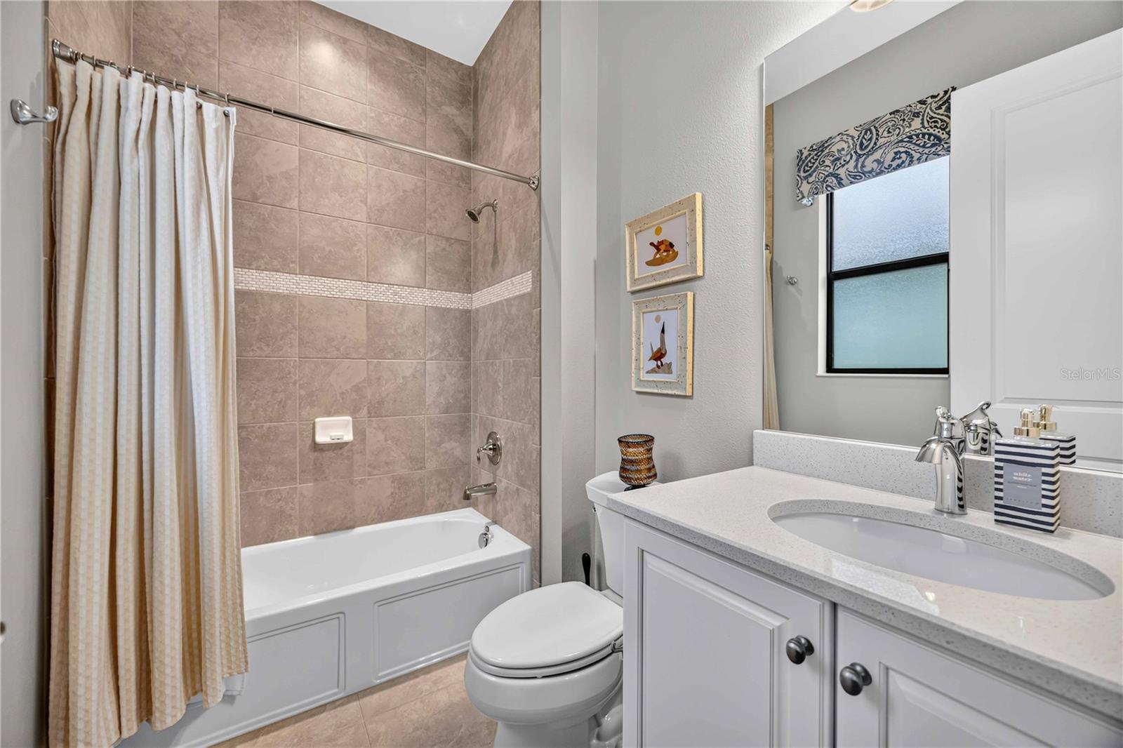 24232 GALLBERRY DR — photo 34