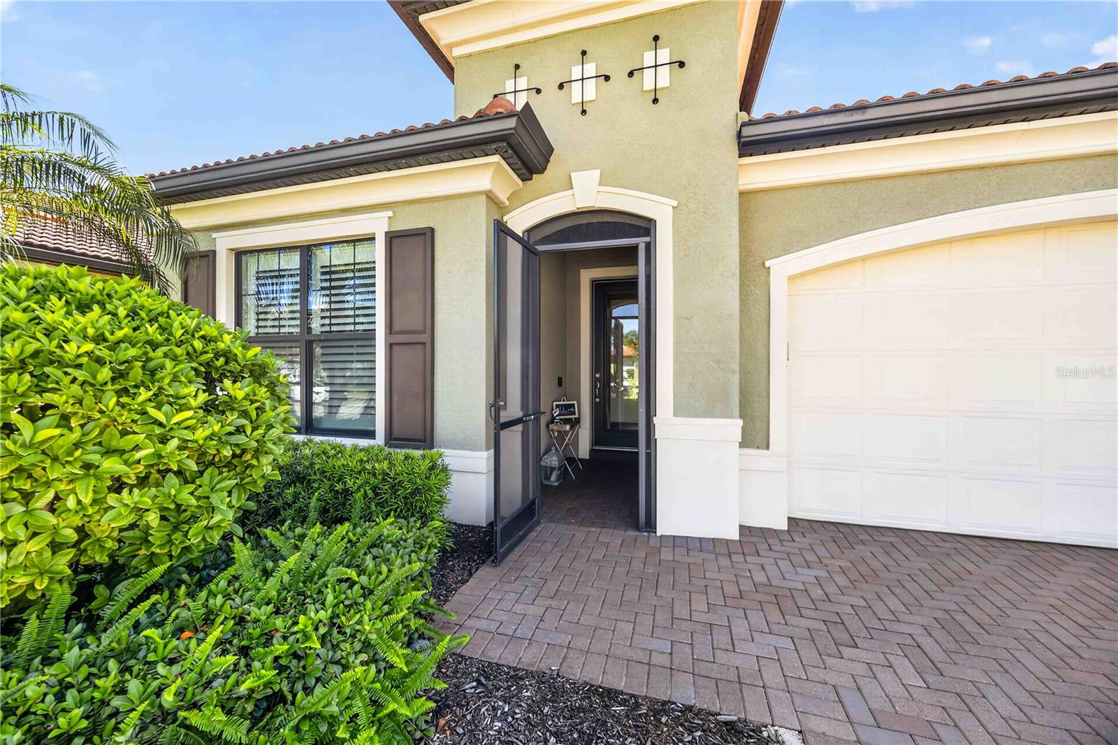 24232 GALLBERRY DR — photo 10