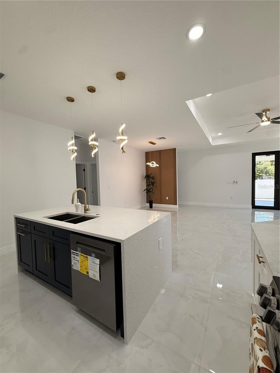 8208 N ELMER ST — photo 14