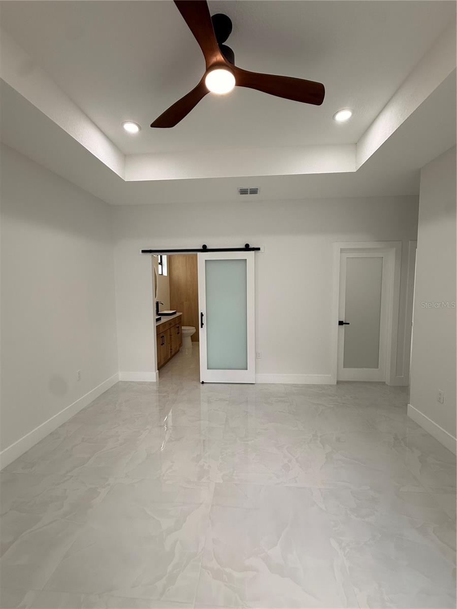 8208 N ELMER ST — photo 17