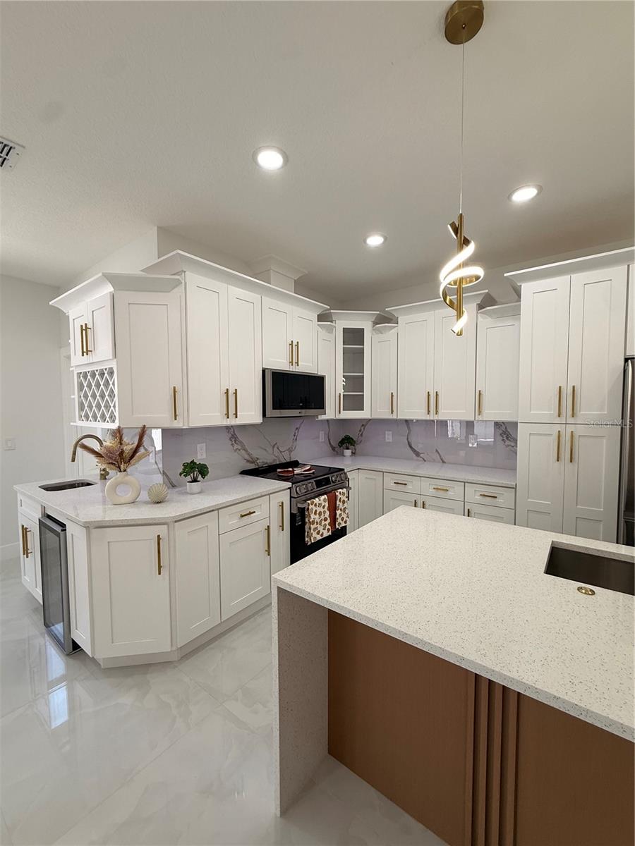 8208 N ELMER ST — photo 10