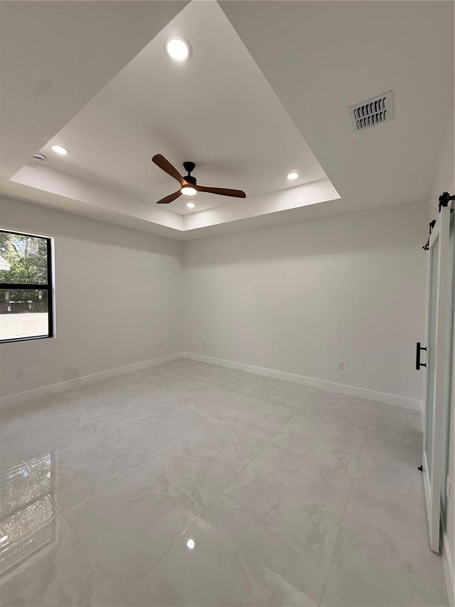 8208 N ELMER ST — photo 16