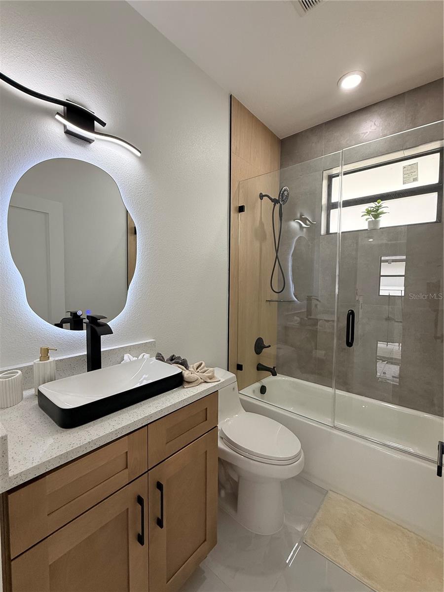 8208 N ELMER ST — photo 23