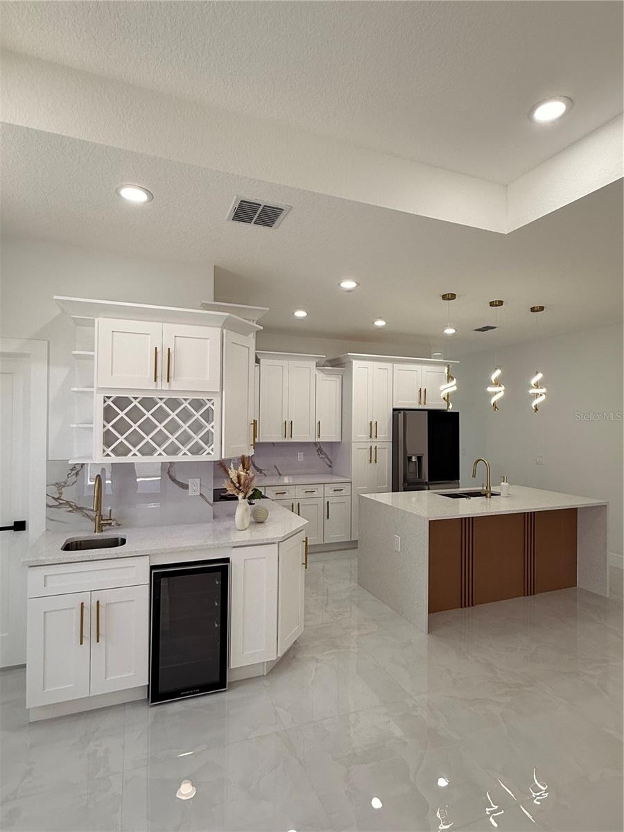 8208 N ELMER ST — photo 9