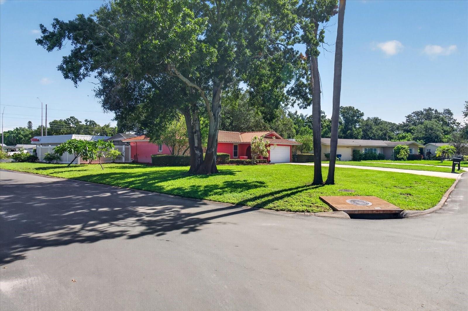 13497 OVAL DR E — photo 21
