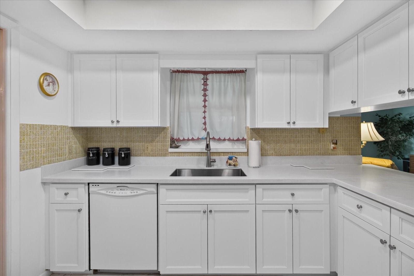 13497 OVAL DR E — photo 36