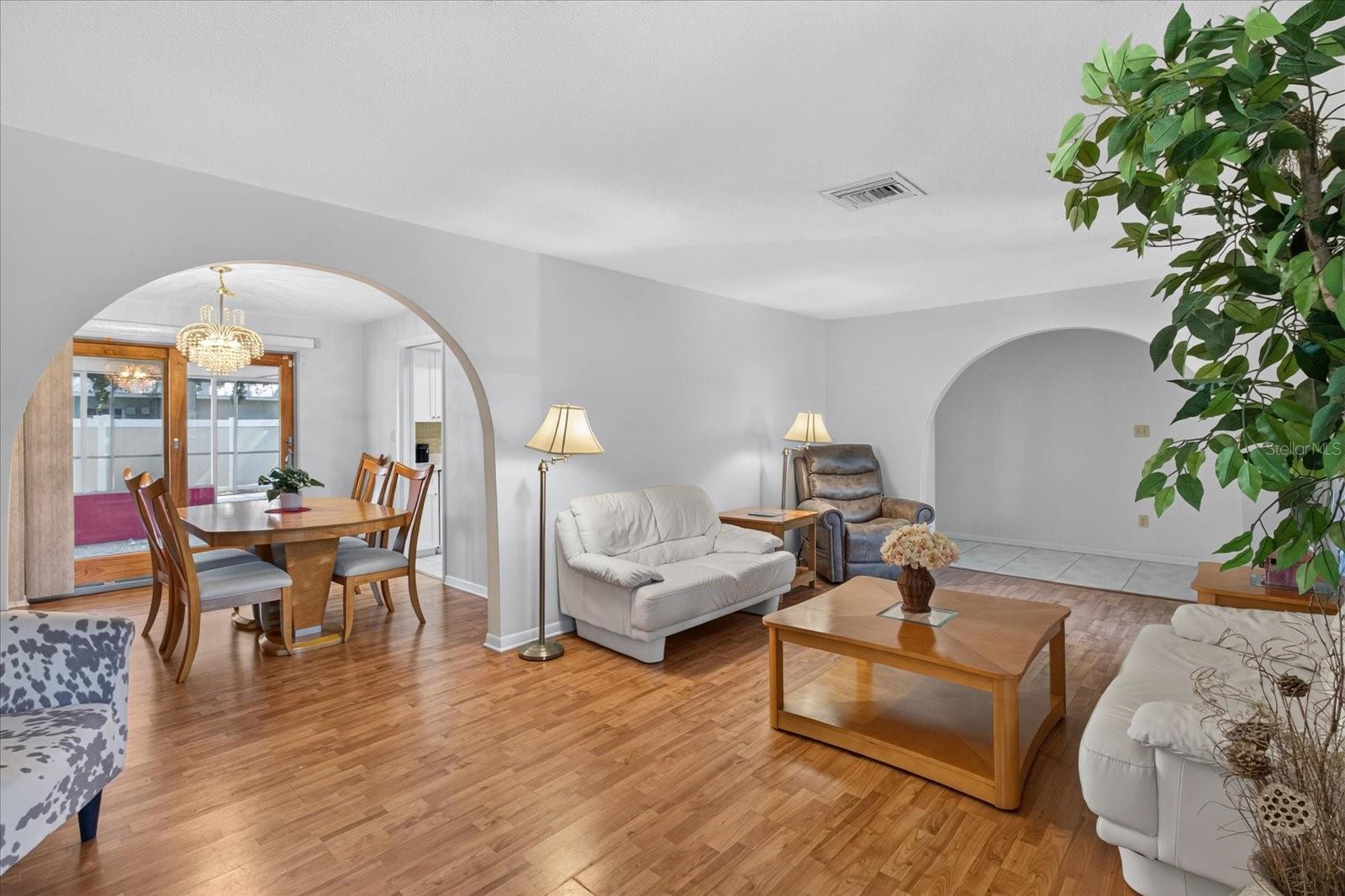 13497 OVAL DR E — photo 31